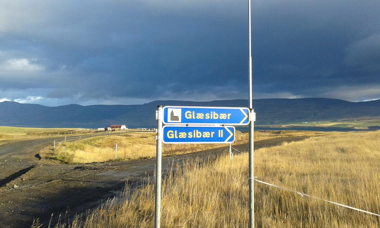 אקורירי Glaesibaer 2 Guesthouse And Horsefarm מראה חיצוני תמונה